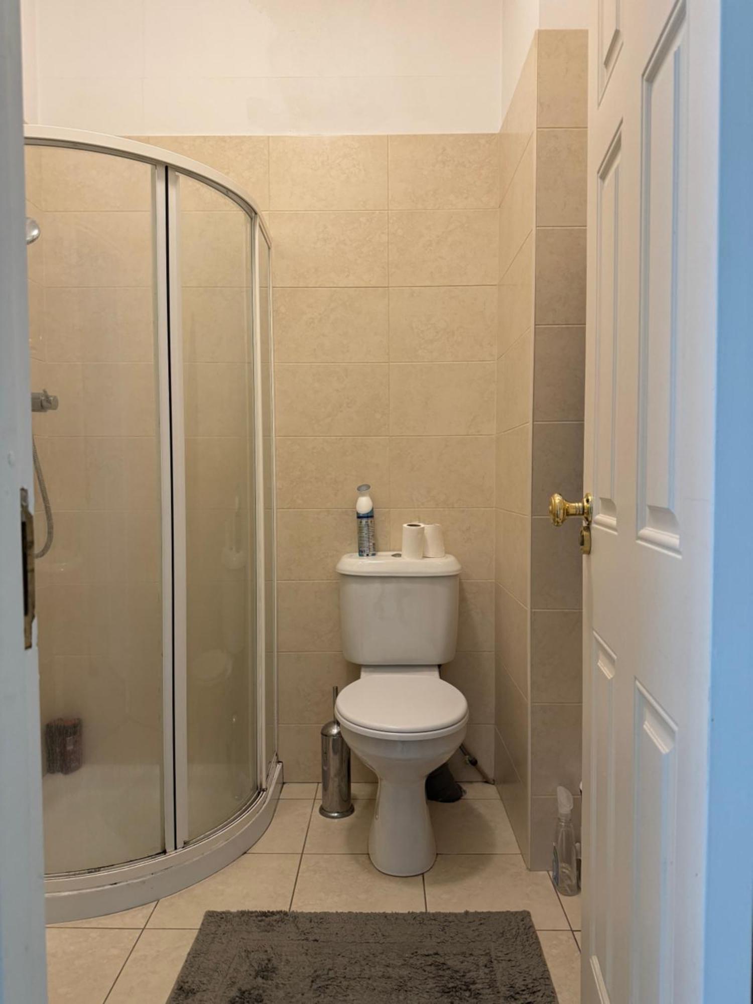 Room With Private Bathroom Near The Center Cork Bagian luar foto